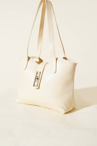 Fermuarlı Kilit Detaylı Kol Çanta Krem - Kol Çantası