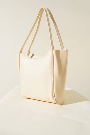  Fermuarlı Uzun Kulplu Kol Çanta Krem - Kol Çantası