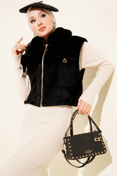 Fermuarlı Yaka Kürklü Kısa Yelek Siyah - Yelek