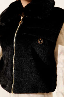 Fermuarlı Yaka Kürklü Kısa Yelek Siyah - Yelek