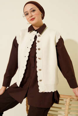 Fırfır Detaylı Düğmeli Triko Yelek Bej - RAFİMİX