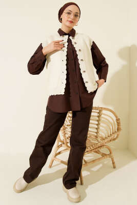 Fırfır Detaylı Düğmeli Triko Yelek Bej - Yelek