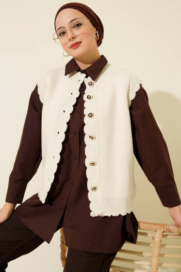Fırfır Detaylı Düğmeli Triko Yelek Bej - Yılın Fırsatı