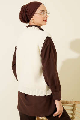 Fırfır Detaylı Düğmeli Triko Yelek Bej - Yılın Fırsatı