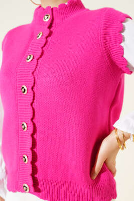 Fırfır Detaylı Düğmeli Triko Yelek Fuşya - Yelek