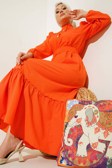 Fırfır Detaylı Düğmeli Yaka Kuşaklı Elbise Oranj - Tesettür Elbise