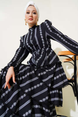 Fırfır Katlı Desenli Elbise Siyah - Tesettür Elbise