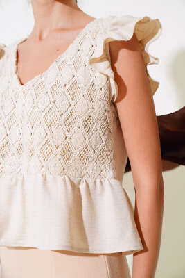 Fırfırlı Dantelli Bluz Bej - Kadın Giyim Modelleri