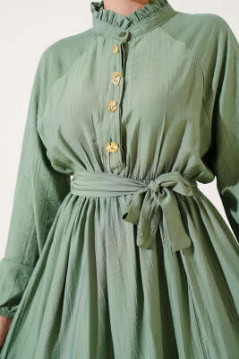 Fırfırlı Düğmeli Elbise Çağla Yeşili - Tesettür Elbise