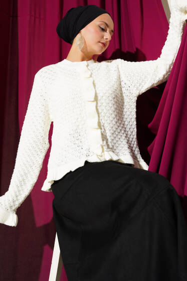 Fırfırlı Düğmeli Kısa Triko Hırka Ekru - Hırka