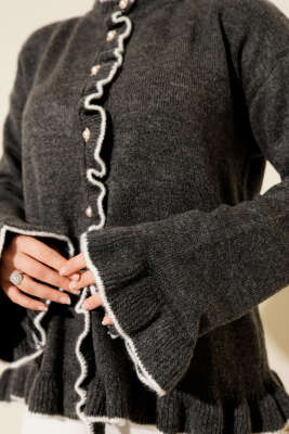 Fırfırlı İnci Düğmeli Triko Hırka Füme - Hırka