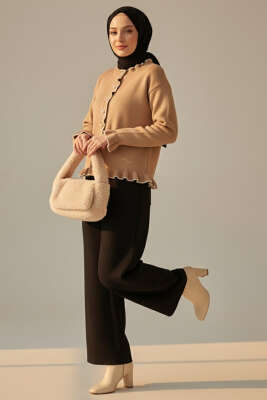 Fırfırlı İnci Düğmeli Triko Hırka Latte - Hırka