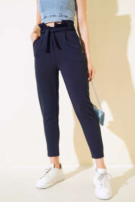 Fırfırlı Kuşaklı Dar Paça Pantolon Lacivert - Kadın Giyim Modelleri