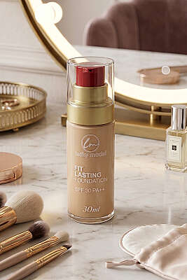 Fit Lasting 30 ml Fondöten 01 