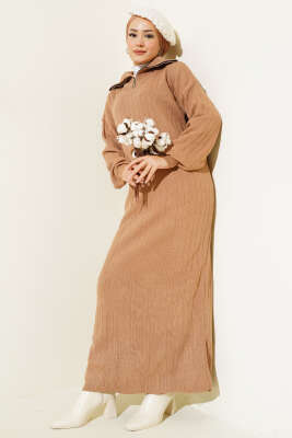 Fitilli Yarım Fermuarlı Düz Triko Elbise Büsküvi - Tesettür Elbise