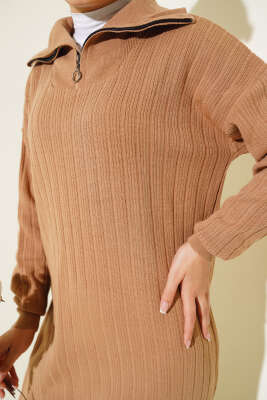 Fitilli Yarım Fermuarlı Düz Triko Elbise Büsküvi - Tesettür Elbise