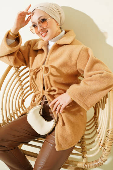 Önü Bağcıklı Keçe Ceket Latte - Ceket