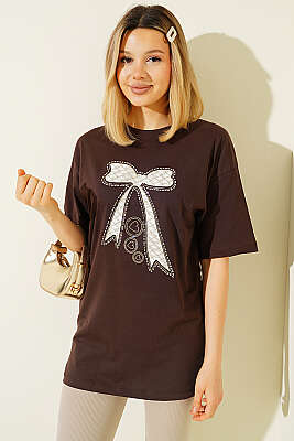 Fiyonk Baskılı Mini Taşlı T-shirt Kahve - Kadın Giyim Modelleri