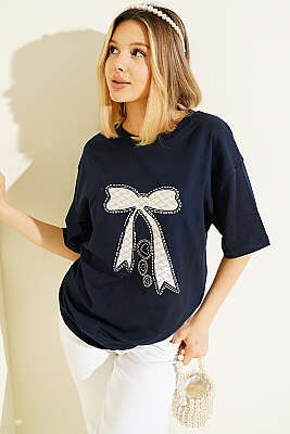 Fiyonk Baskılı Mini Taşlı T-shirt Lacivert - Kadın Giyim Modelleri