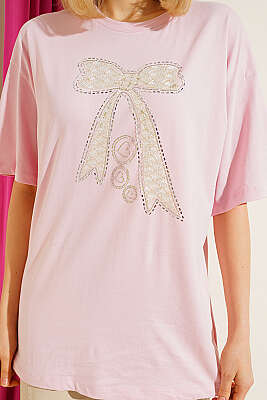 Fiyonk Baskılı Mini Taşlı T-shirt Pembe - Kadın Giyim Modelleri