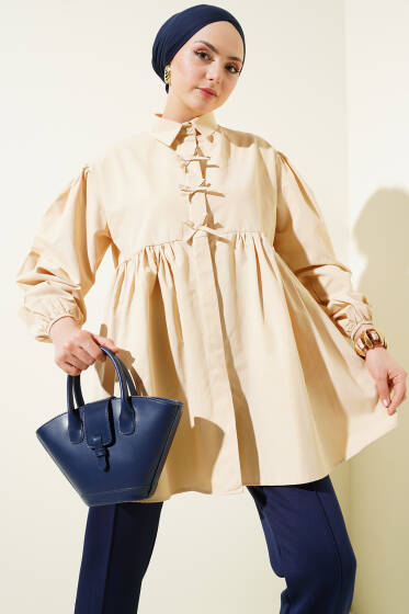 Fiyonk Süslemeli Büzgülü Gömlek Bej - Gömlek