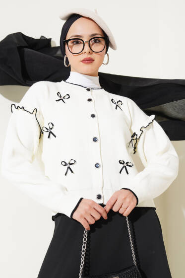 Fiyonklu Fırfırlı Kısa Triko Hırka Beyaz - Hırka