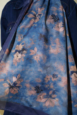 Floral Batik Desen Şal Mavi - Başörtüsü