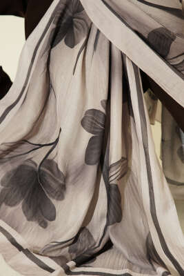 Flowers Desen Bambu Kraş Şal Bej - Başörtüsü