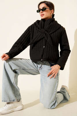 Fular Detaylı Kapitone Kısa Mont Siyah - LEVURE