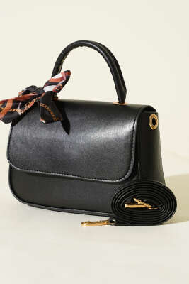 Fular Detaylı Kulplu Kol Çanta Siyah 