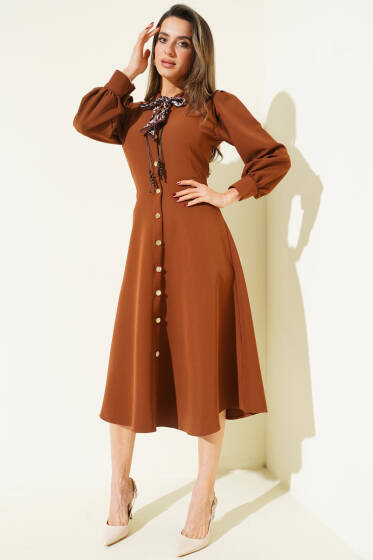 Fular Yakalı Boydan Düğmeli Midi Elbise Taba - Kadın Giyim Modelleri