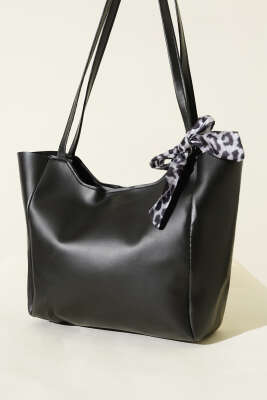 Fularlı Fermuarlı Kol Çanta Siyah - ŞENTÜRK ÇANTA