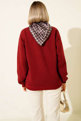 Fularlı Geyik Nakışlı Sweatshirt Bordo - Kadın Giyim Modelleri