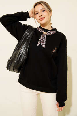 Fularlı Geyik Nakışlı Sweatshirt Siyah - CALİENTE