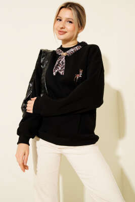 Fularlı Geyik Nakışlı Sweatshirt Siyah - Kadın Giyim Modelleri