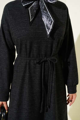 Fularlı İp Bağcık Detaylı Elbise Siyah - Elbise