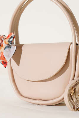 Fularlı Mıknatıslı Oval Çanta Bej - Kol Çantası