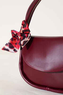 Fularlı Mıknatıslı Oval Çanta Bordo - Kol Çantası