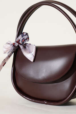 Fularlı Mıknatıslı Oval Çanta Kahve - Kol Çantası