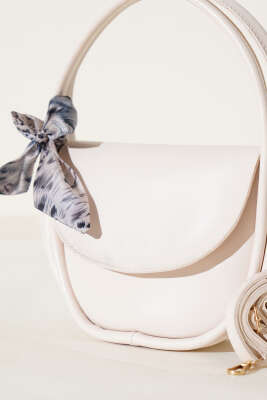 Fularlı Mıknatıslı Oval Çanta Krem - Kol Çantası