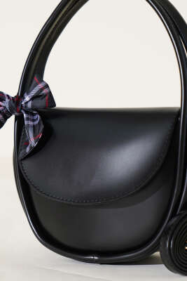 Fularlı Mıknatıslı Oval Çanta Siyah - Kol Çantası