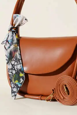 Fularlı Oval Kesim Çanta Taba - Kol Çantası