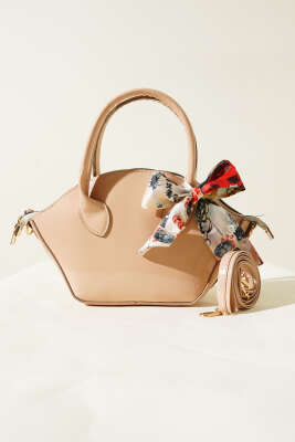 Fularlı Parlak Çanta Latte - Kol Çantası