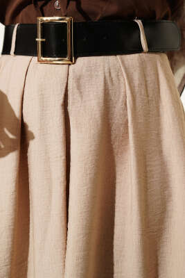 Geniş Kemer Detaylı Pileli Etek Bej - Etek