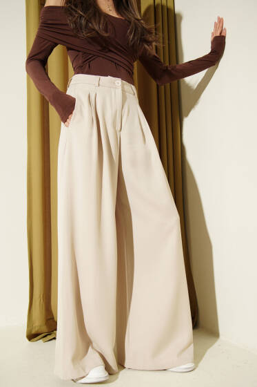 Geniş Paça Pileli Salaş Pantolon Bej - Kadın Giyim Modelleri