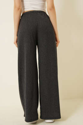 Geniş Paçalı Ağaç Kabuğu Pantolon Füme - Kadın Giyim Modelleri