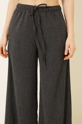 Geniş Paçalı Ağaç Kabuğu Pantolon Füme - Kadın Giyim Modelleri