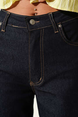 Geniş Paçalı Düğmeli Kot Pantolon Lacivert - Kadın Giyim Modelleri