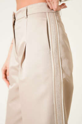 Geniş Paçalı Yan Şeritli Pantolon Bej - Kadın Giyim Modelleri