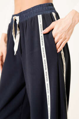 Geniş Paçalı Yanı Şeritli Pantolon Lacivert - Kadın Giyim Modelleri